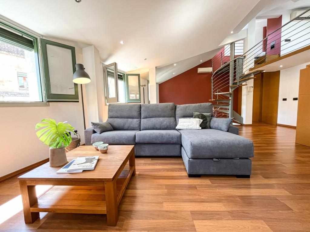 Loft Cort Reial Atico In The Heart Of The Old Town Apartment Girona Exterior foto