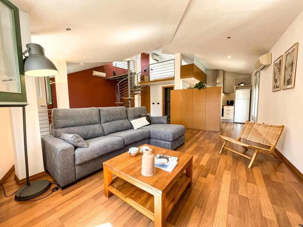 Loft Cort Reial Atico In The Heart Of The Old Town Apartment Girona Exterior foto